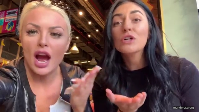 HOLAAAA_2121_Bogota2C_Colombia_WWE_Mandy_Rose_Sonya_Deville_Damandyz_Donutz_mp40322.jpg