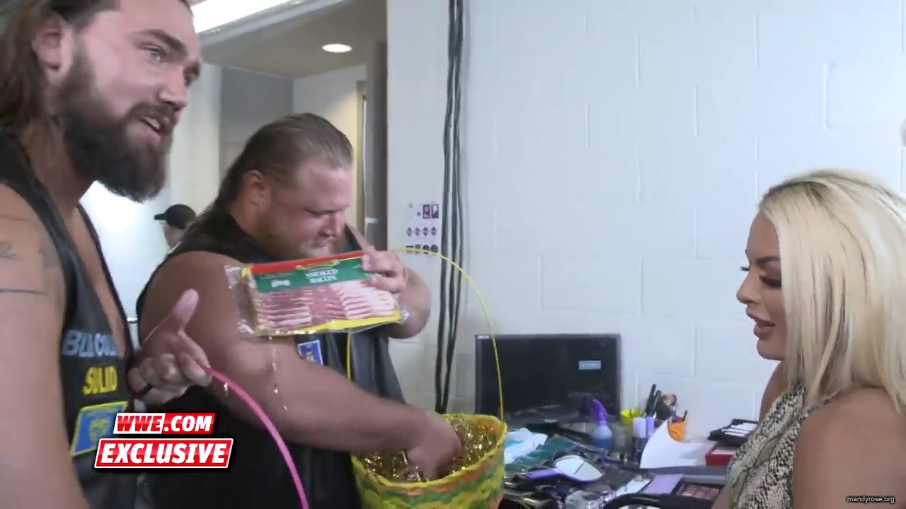 Heavy_Machinery_hand_out_meat_to_the_SmackDown_roster_SmackDown_Exclusive_April_23_2019_mp40009.jpg