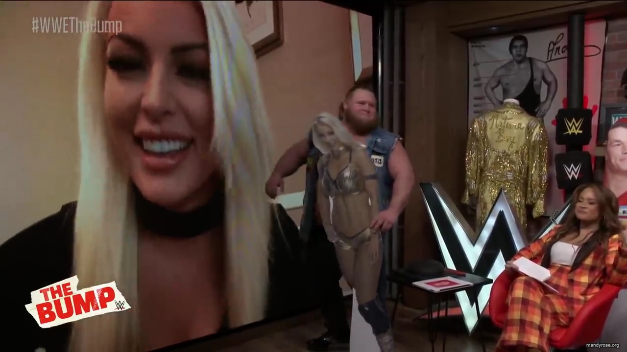 Heavy_Machinery_talk_28and_devour29_turkey_live_on_the_internet__WWE27s_The_Bump2C_Nov__202C_2019_mp40044.jpg
