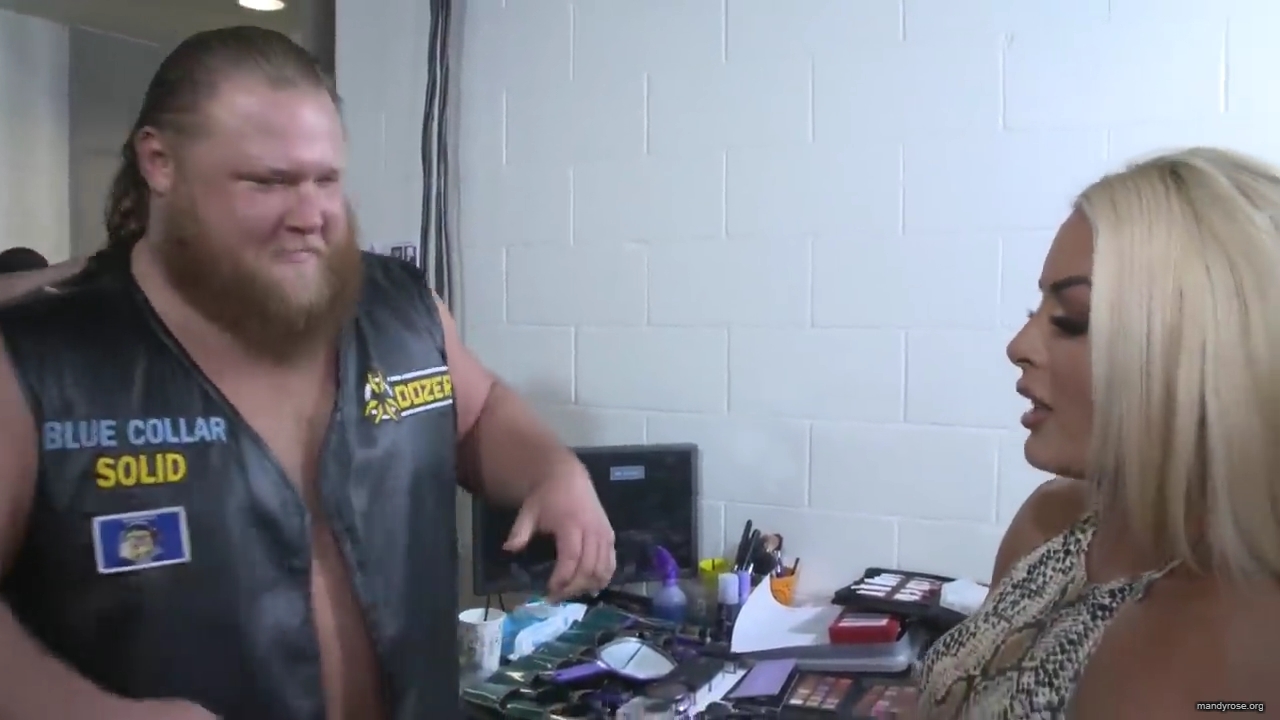 Heavy_Machinery_talk_28and_devour29_turkey_live_on_the_internet__WWE27s_The_Bump2C_Nov__202C_2019_mp40078.jpg