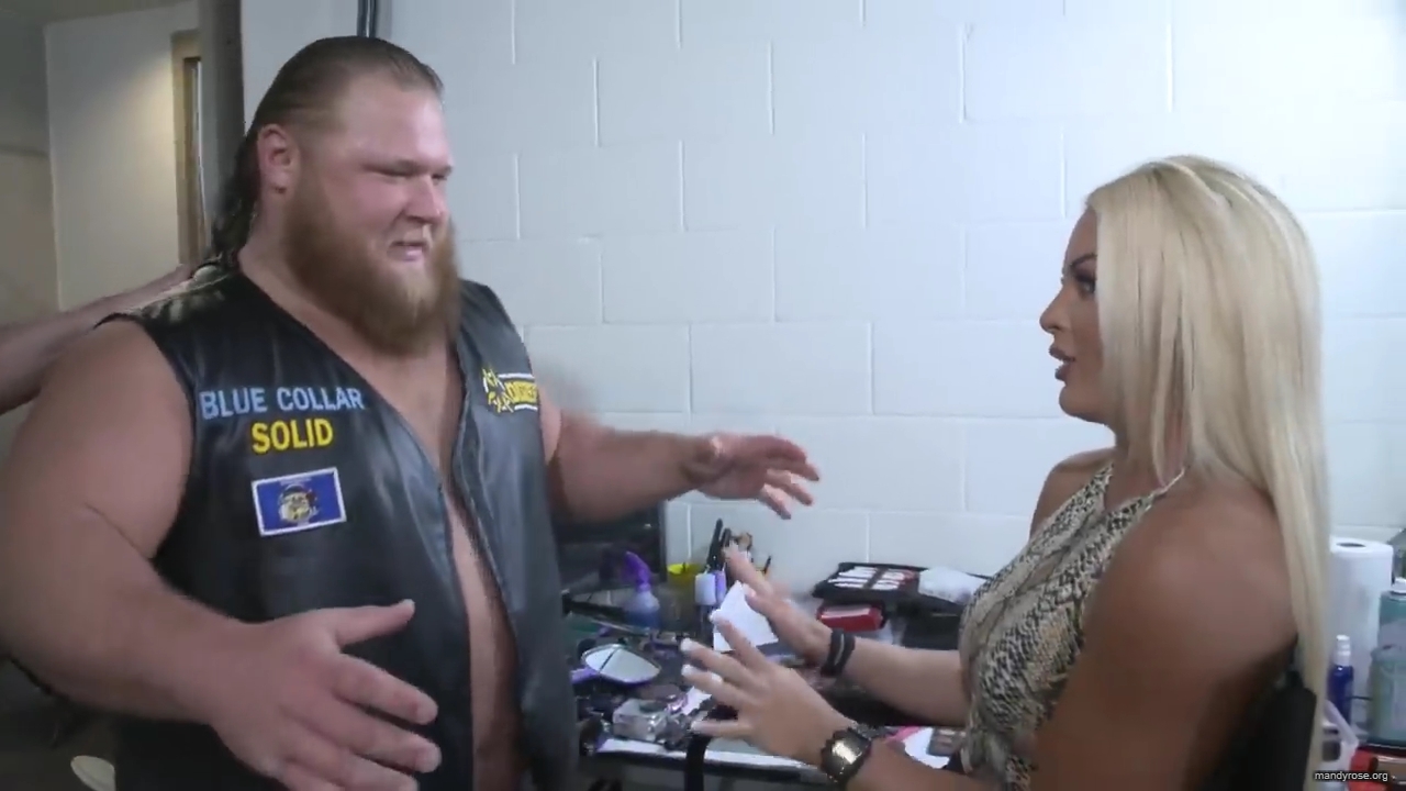 Heavy_Machinery_talk_28and_devour29_turkey_live_on_the_internet__WWE27s_The_Bump2C_Nov__202C_2019_mp40079.jpg