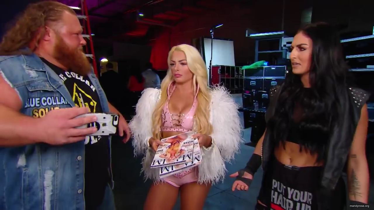 Heavy_Machinery_talk_28and_devour29_turkey_live_on_the_internet__WWE27s_The_Bump2C_Nov__202C_2019_mp40089.jpg
