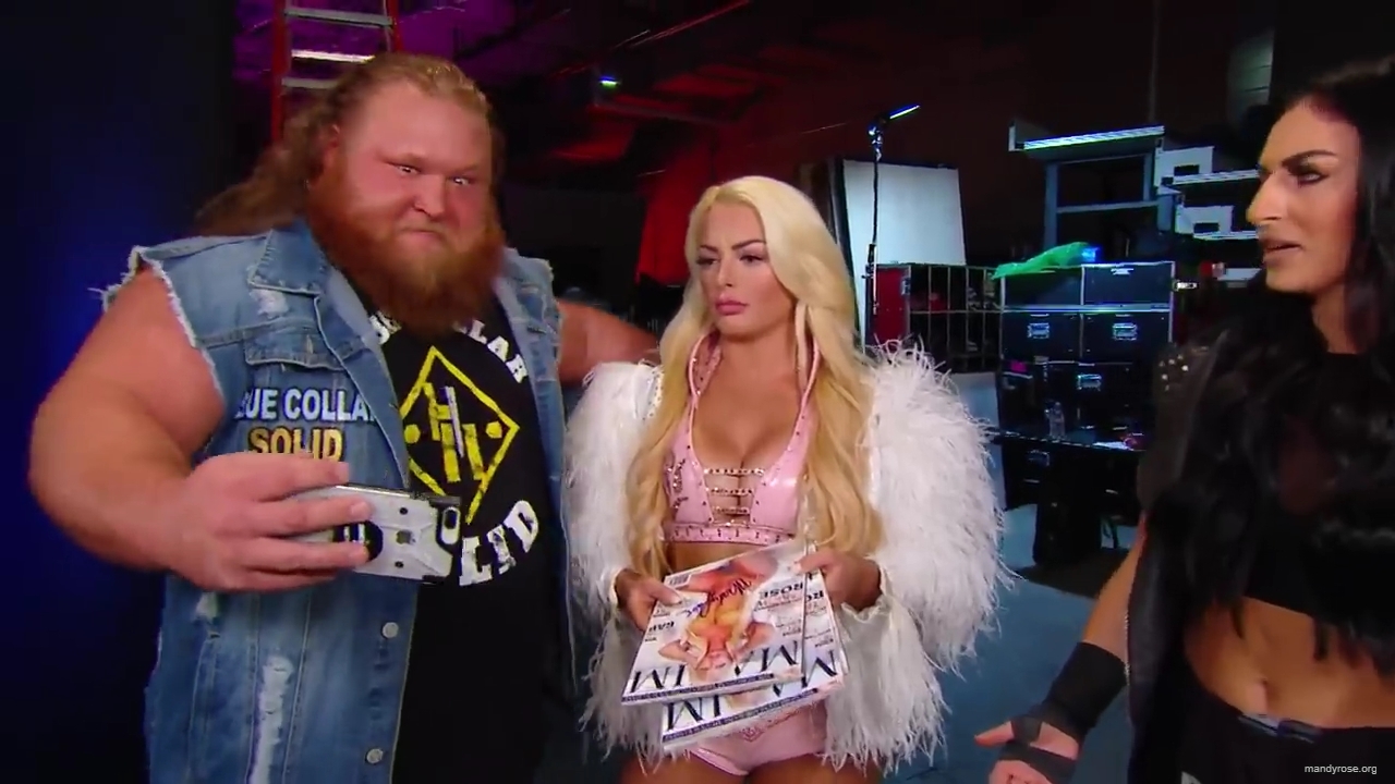 Heavy_Machinery_talk_28and_devour29_turkey_live_on_the_internet__WWE27s_The_Bump2C_Nov__202C_2019_mp40090.jpg