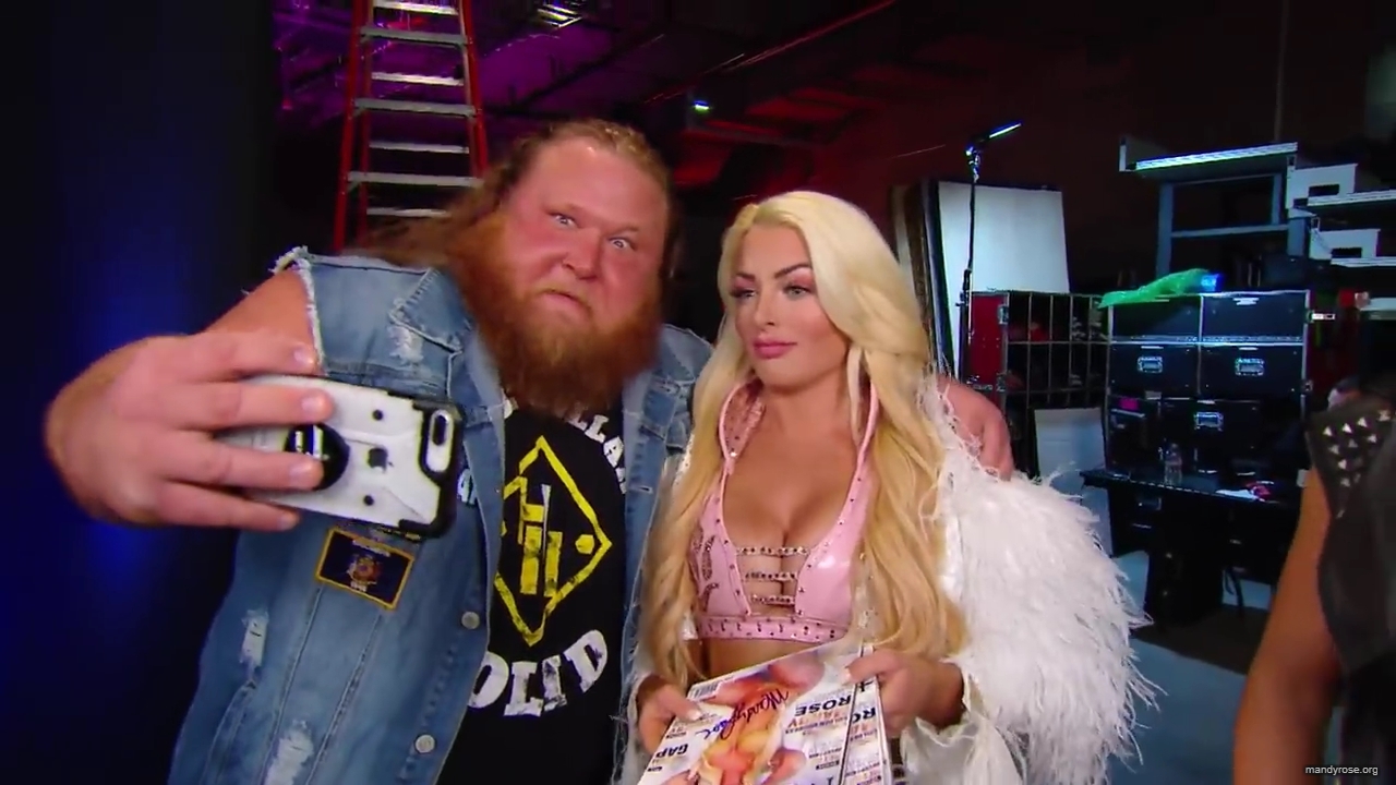 Heavy_Machinery_talk_28and_devour29_turkey_live_on_the_internet__WWE27s_The_Bump2C_Nov__202C_2019_mp40091.jpg