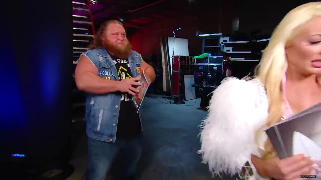 Heavy_Machinery_talk_28and_devour29_turkey_live_on_the_internet__WWE27s_The_Bump2C_Nov__202C_2019_mp40096.jpg