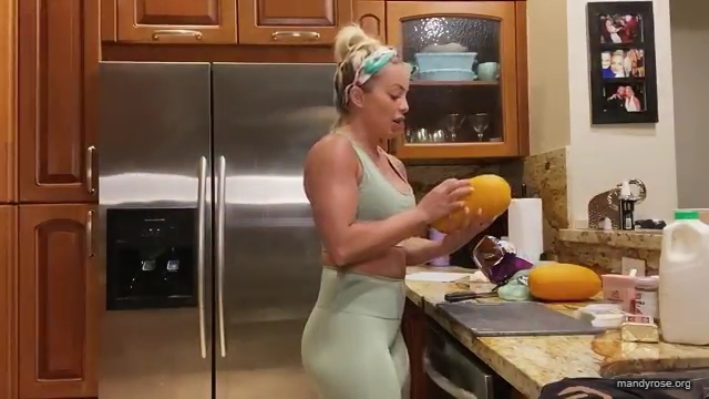 MANDY_ROSE___OTIS_Easy_Meals_To_Make_During_Quarantine_WWE_Cooking_mp40120.jpg