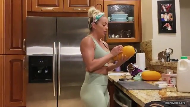 MANDY_ROSE___OTIS_Easy_Meals_To_Make_During_Quarantine_WWE_Cooking_mp40121.jpg