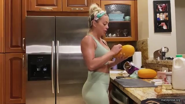 MANDY_ROSE___OTIS_Easy_Meals_To_Make_During_Quarantine_WWE_Cooking_mp40124.jpg