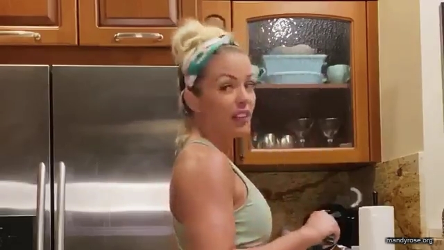 MANDY_ROSE___OTIS_Easy_Meals_To_Make_During_Quarantine_WWE_Cooking_mp40135.jpg