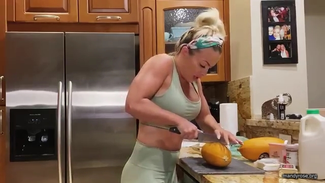 MANDY_ROSE___OTIS_Easy_Meals_To_Make_During_Quarantine_WWE_Cooking_mp40210.jpg