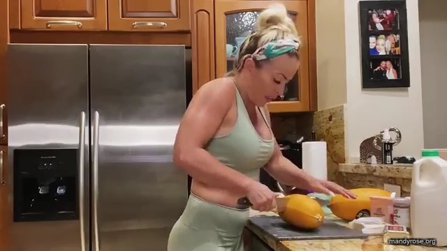 MANDY_ROSE___OTIS_Easy_Meals_To_Make_During_Quarantine_WWE_Cooking_mp40212.jpg