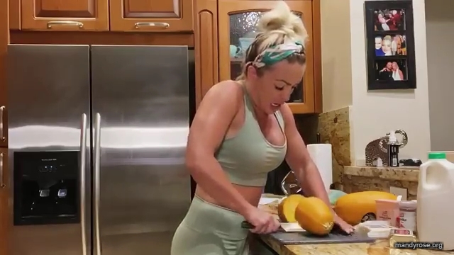 MANDY_ROSE___OTIS_Easy_Meals_To_Make_During_Quarantine_WWE_Cooking_mp40215.jpg
