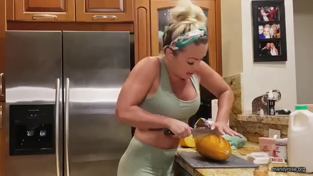 MANDY_ROSE___OTIS_Easy_Meals_To_Make_During_Quarantine_WWE_Cooking_mp40229.jpg
