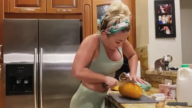 MANDY_ROSE___OTIS_Easy_Meals_To_Make_During_Quarantine_WWE_Cooking_mp40230.jpg
