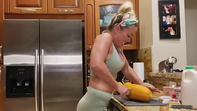 MANDY_ROSE___OTIS_Easy_Meals_To_Make_During_Quarantine_WWE_Cooking_mp40235.jpg