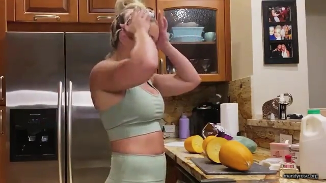 MANDY_ROSE___OTIS_Easy_Meals_To_Make_During_Quarantine_WWE_Cooking_mp40248.jpg