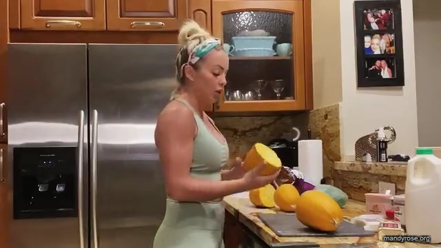 MANDY_ROSE___OTIS_Easy_Meals_To_Make_During_Quarantine_WWE_Cooking_mp40250.jpg