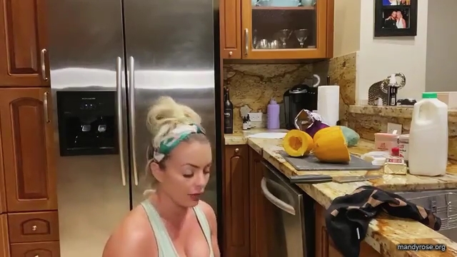 MANDY_ROSE___OTIS_Easy_Meals_To_Make_During_Quarantine_WWE_Cooking_mp40270.jpg