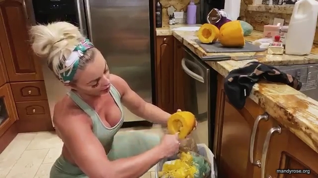MANDY_ROSE___OTIS_Easy_Meals_To_Make_During_Quarantine_WWE_Cooking_mp40277.jpg