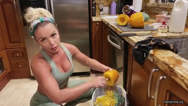 MANDY_ROSE___OTIS_Easy_Meals_To_Make_During_Quarantine_WWE_Cooking_mp40282.jpg