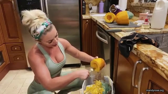 MANDY_ROSE___OTIS_Easy_Meals_To_Make_During_Quarantine_WWE_Cooking_mp40283.jpg