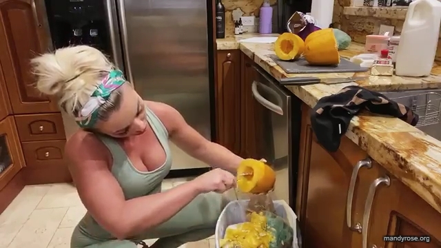 MANDY_ROSE___OTIS_Easy_Meals_To_Make_During_Quarantine_WWE_Cooking_mp40285.jpg