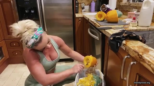 MANDY_ROSE___OTIS_Easy_Meals_To_Make_During_Quarantine_WWE_Cooking_mp40287.jpg