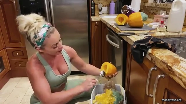 MANDY_ROSE___OTIS_Easy_Meals_To_Make_During_Quarantine_WWE_Cooking_mp40295.jpg