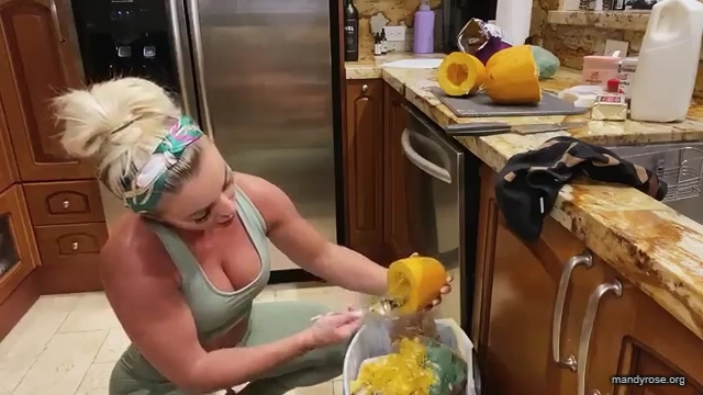 MANDY_ROSE___OTIS_Easy_Meals_To_Make_During_Quarantine_WWE_Cooking_mp40297.jpg