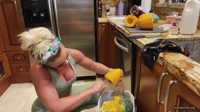 MANDY_ROSE___OTIS_Easy_Meals_To_Make_During_Quarantine_WWE_Cooking_mp40298.jpg