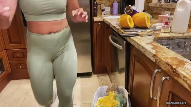 MANDY_ROSE___OTIS_Easy_Meals_To_Make_During_Quarantine_WWE_Cooking_mp40314.jpg