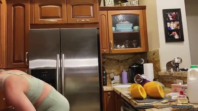 MANDY_ROSE___OTIS_Easy_Meals_To_Make_During_Quarantine_WWE_Cooking_mp40320.jpg