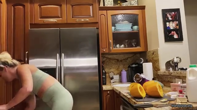 MANDY_ROSE___OTIS_Easy_Meals_To_Make_During_Quarantine_WWE_Cooking_mp40321.jpg