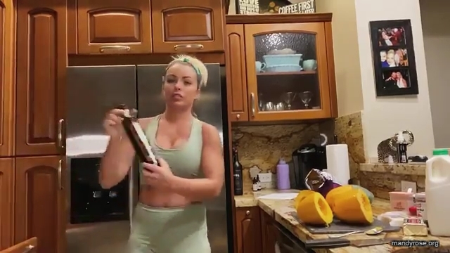 MANDY_ROSE___OTIS_Easy_Meals_To_Make_During_Quarantine_WWE_Cooking_mp40322.jpg