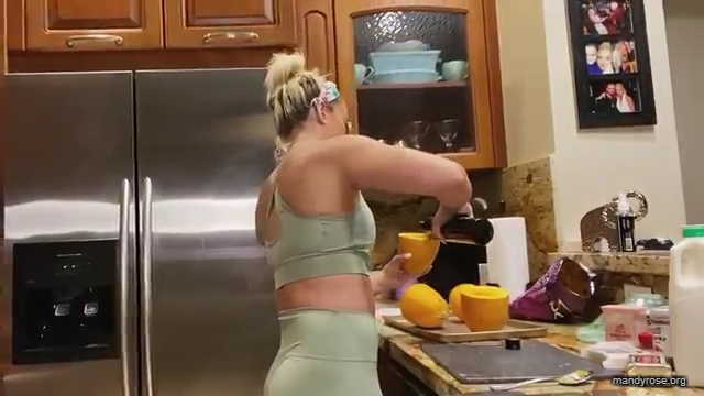 MANDY_ROSE___OTIS_Easy_Meals_To_Make_During_Quarantine_WWE_Cooking_mp40334.jpg