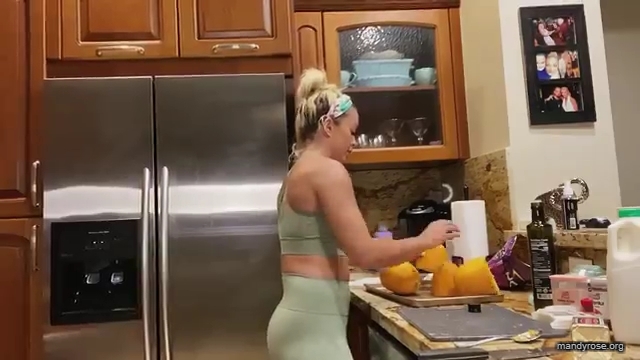 MANDY_ROSE___OTIS_Easy_Meals_To_Make_During_Quarantine_WWE_Cooking_mp40336.jpg