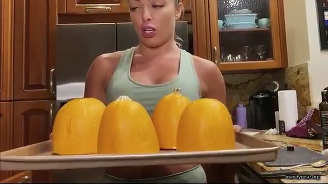 MANDY_ROSE___OTIS_Easy_Meals_To_Make_During_Quarantine_WWE_Cooking_mp40344.jpg