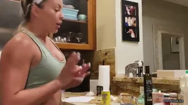 MANDY_ROSE___OTIS_Easy_Meals_To_Make_During_Quarantine_WWE_Cooking_mp40350.jpg