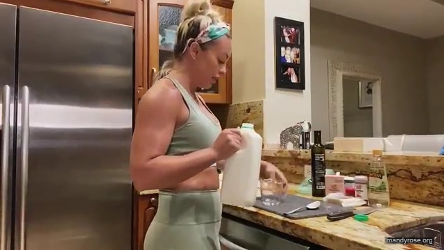 MANDY_ROSE___OTIS_Easy_Meals_To_Make_During_Quarantine_WWE_Cooking_mp40357.jpg