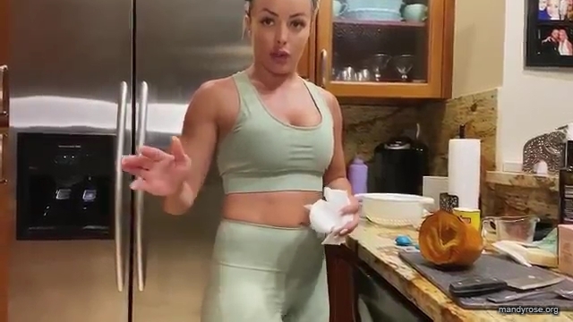 MANDY_ROSE___OTIS_Easy_Meals_To_Make_During_Quarantine_WWE_Cooking_mp40419.jpg