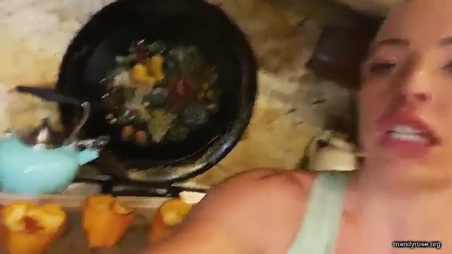 MANDY_ROSE___OTIS_Easy_Meals_To_Make_During_Quarantine_WWE_Cooking_mp40569.jpg