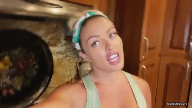MANDY_ROSE___OTIS_Easy_Meals_To_Make_During_Quarantine_WWE_Cooking_mp40609.jpg