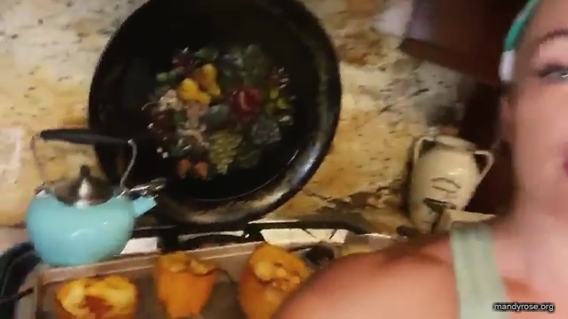 MANDY_ROSE___OTIS_Easy_Meals_To_Make_During_Quarantine_WWE_Cooking_mp40613.jpg