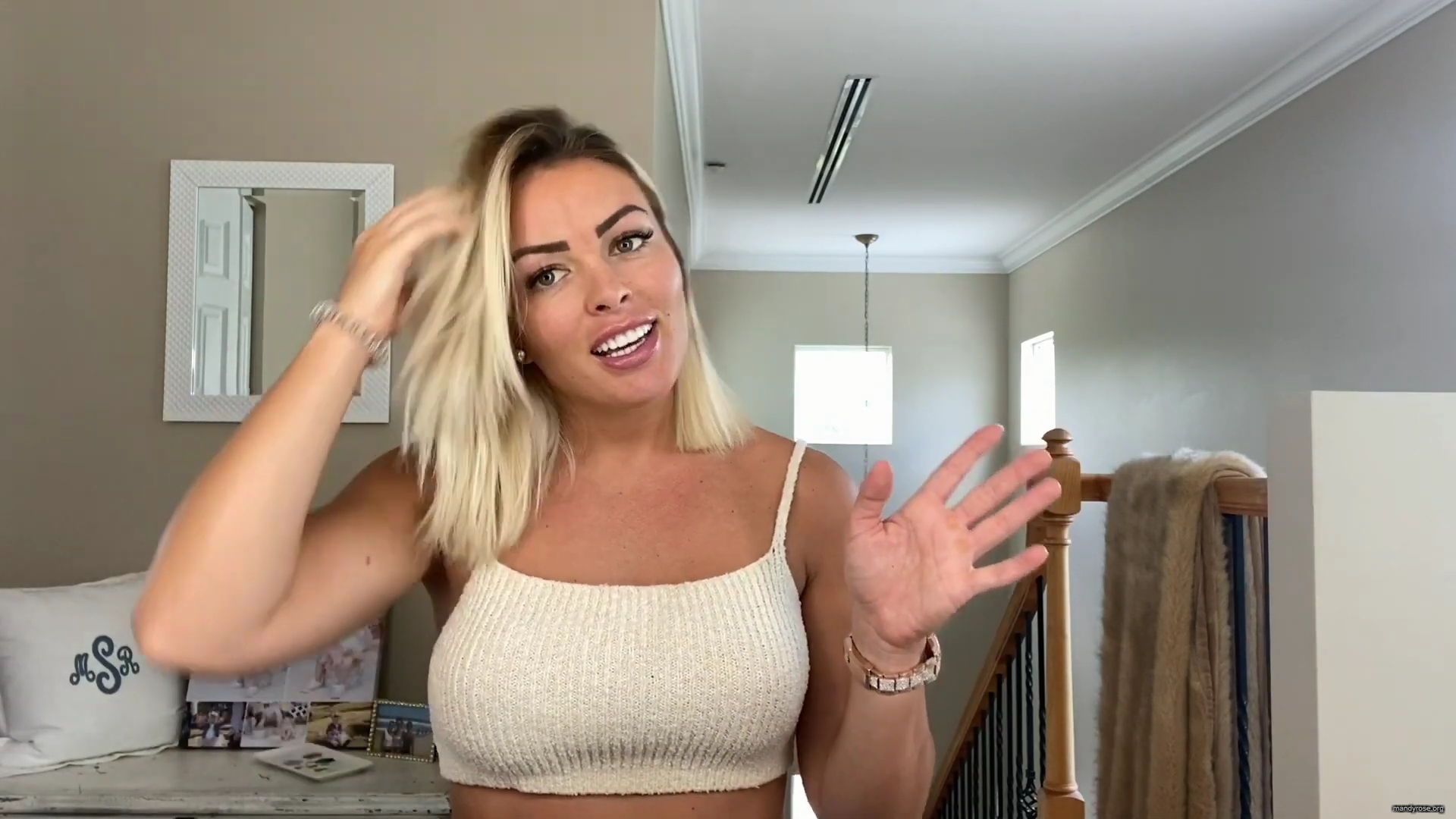 MY_NEW_LOOK21_How-to_do_your_makeup_in_less_than_10_mins21_mp40002.jpg