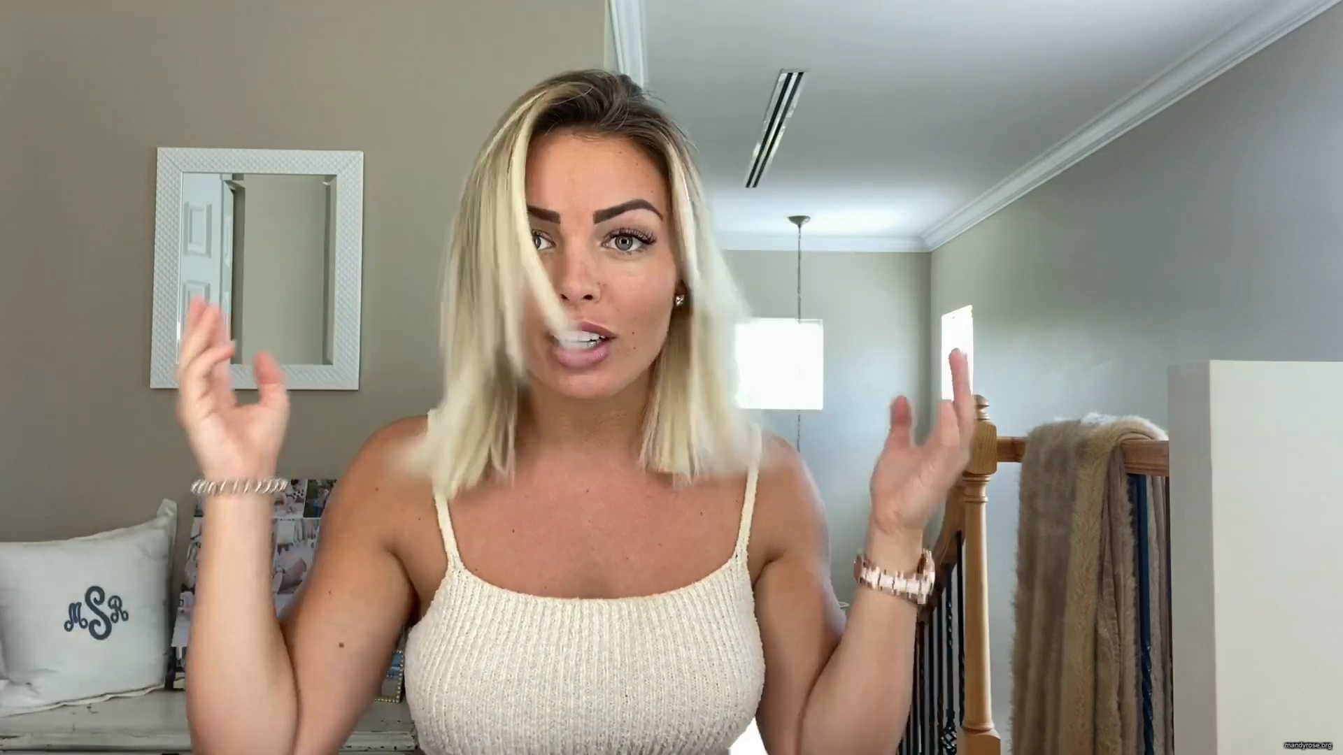 MY_NEW_LOOK21_How-to_do_your_makeup_in_less_than_10_mins21_mp40015.jpg