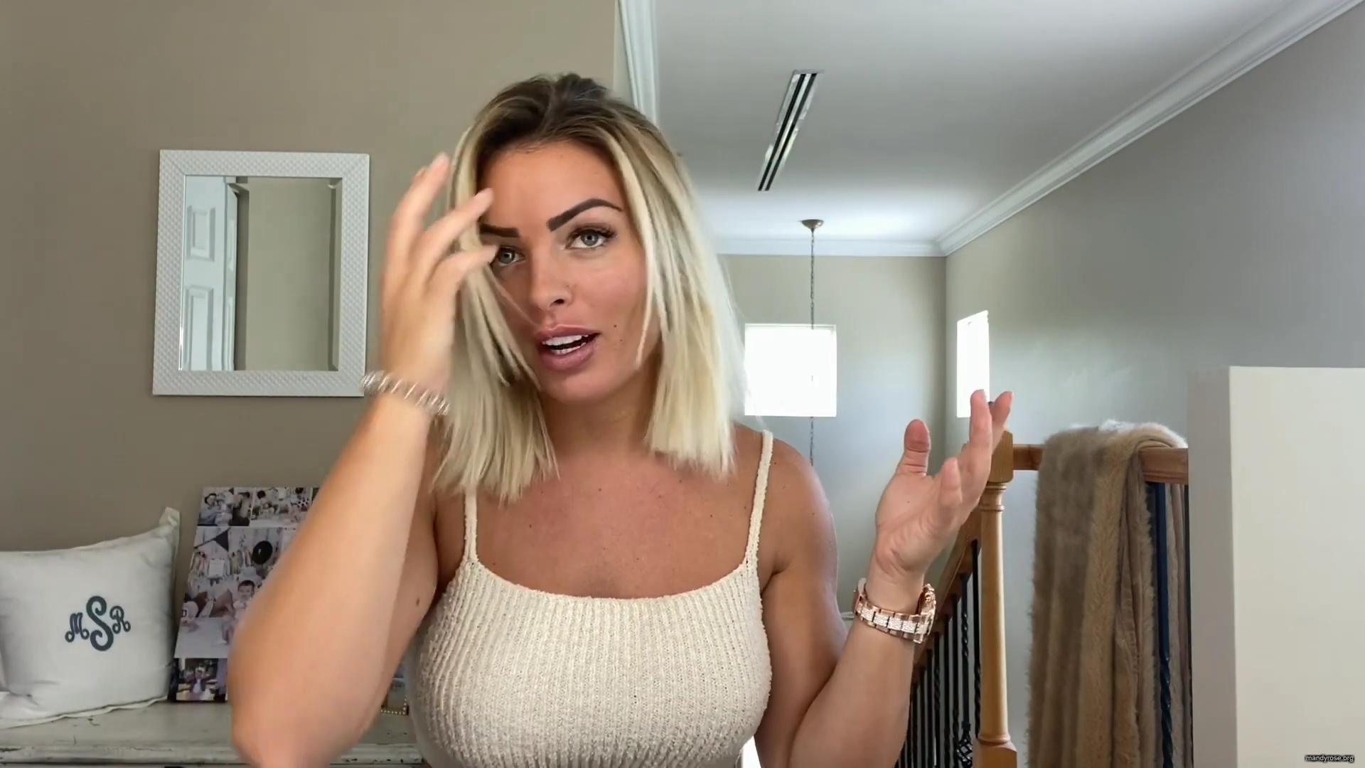 MY_NEW_LOOK21_How-to_do_your_makeup_in_less_than_10_mins21_mp40016.jpg