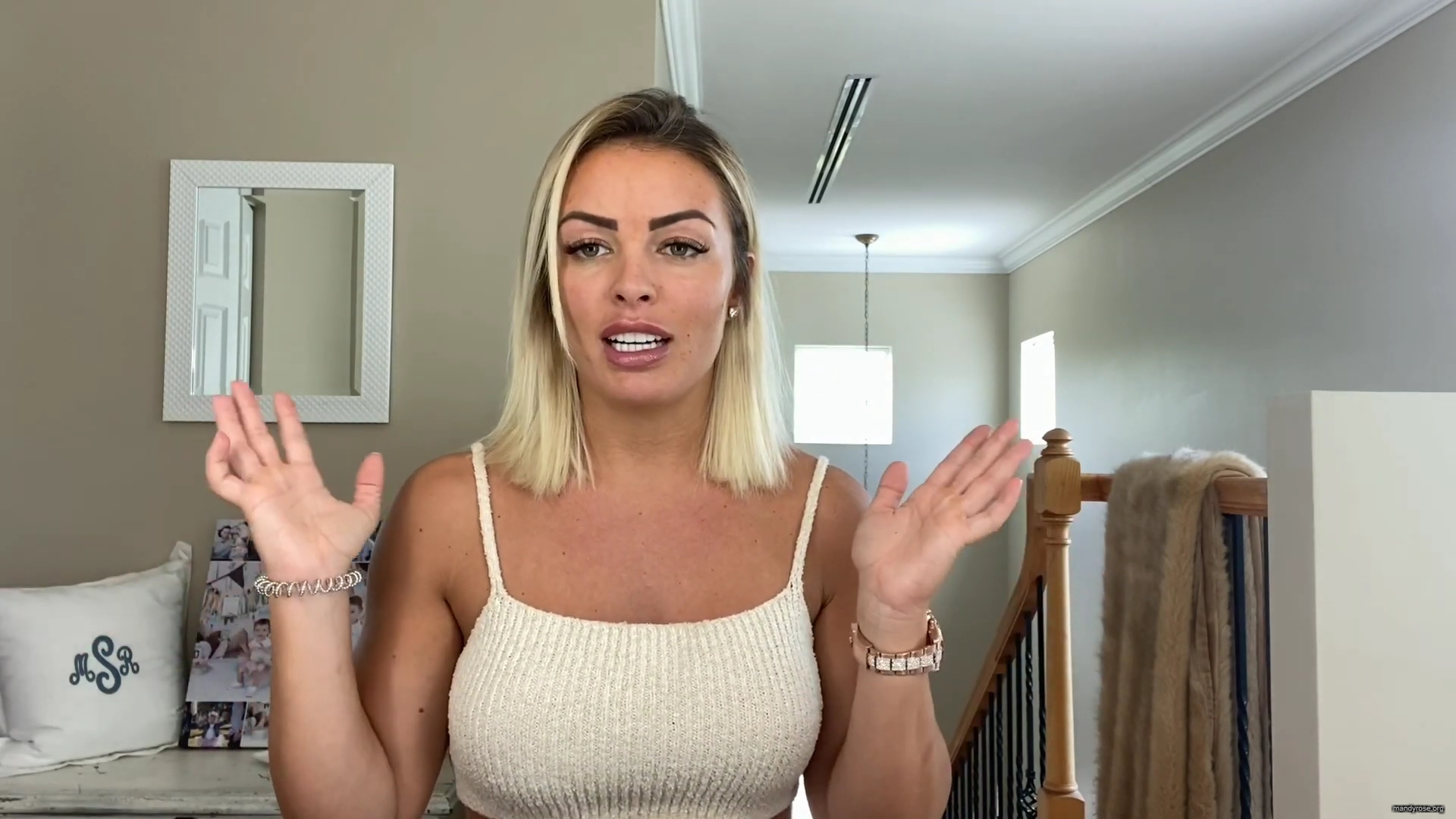 MY_NEW_LOOK21_How-to_do_your_makeup_in_less_than_10_mins21_mp40023.jpg