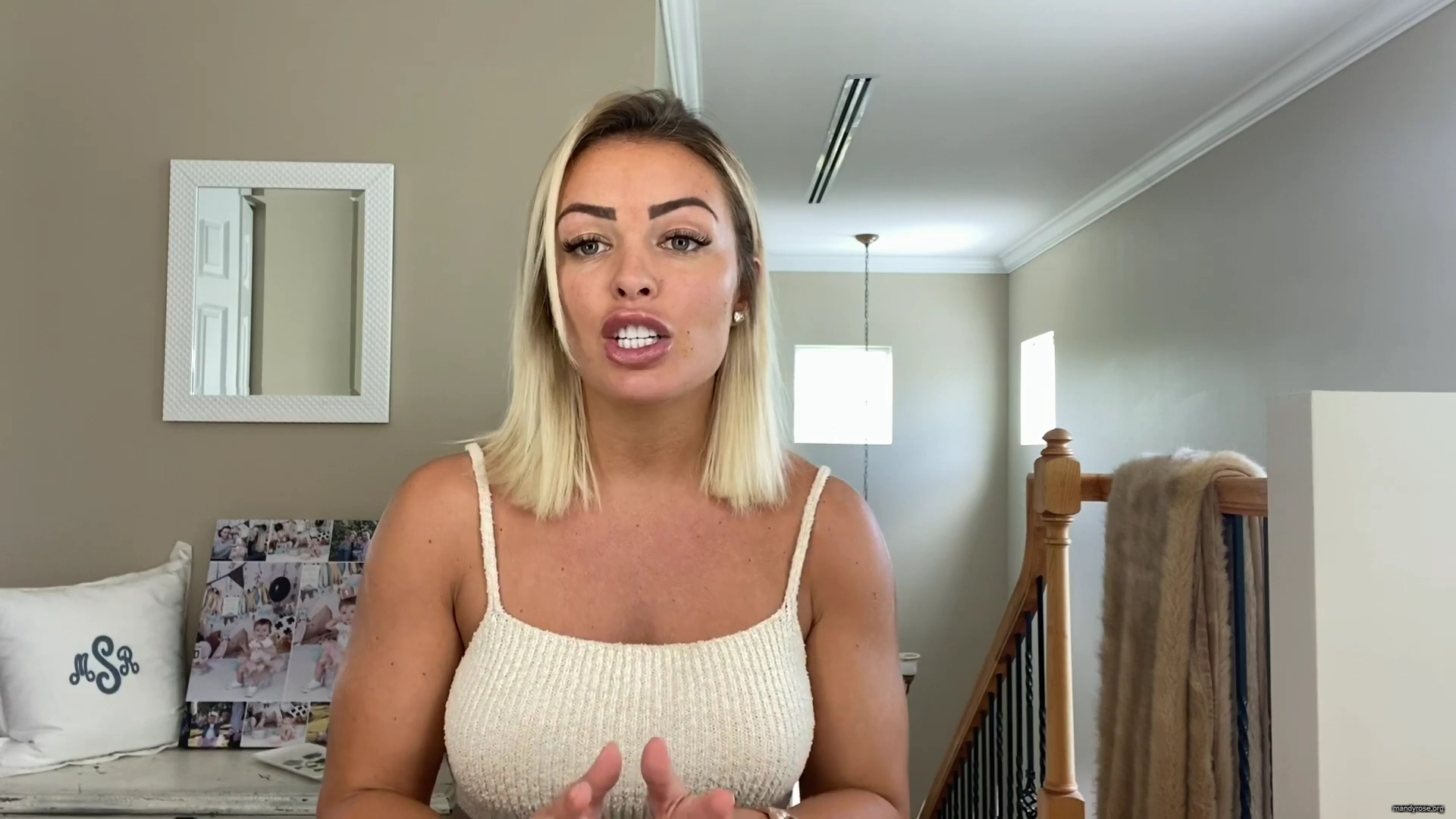 MY_NEW_LOOK21_How-to_do_your_makeup_in_less_than_10_mins21_mp40025.jpg