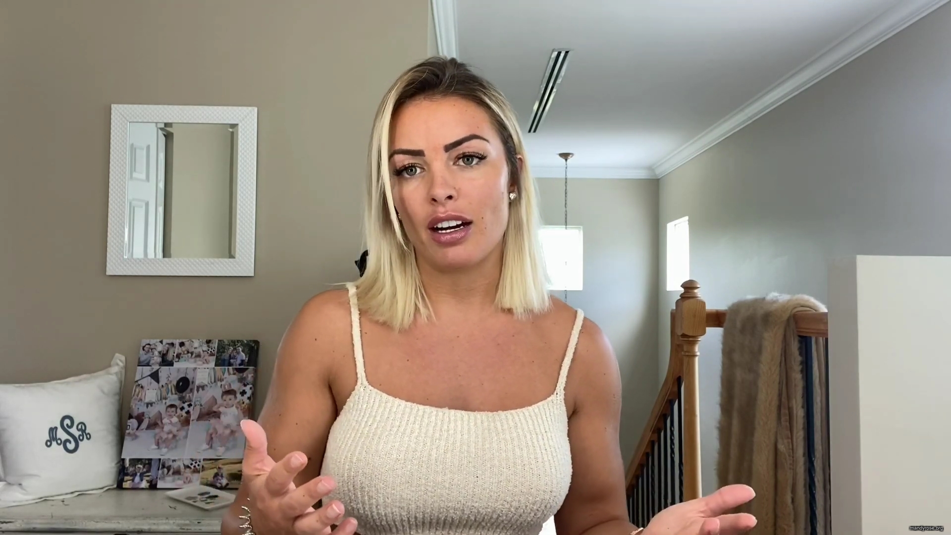 MY_NEW_LOOK21_How-to_do_your_makeup_in_less_than_10_mins21_mp40043.jpg