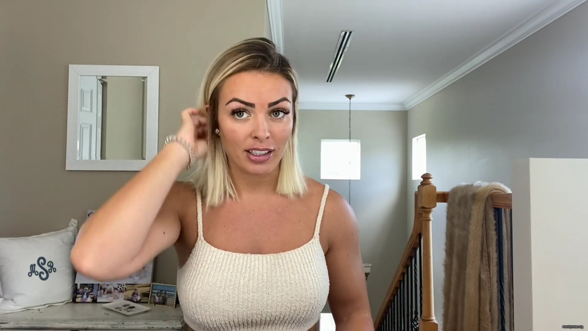 MY_NEW_LOOK21_How-to_do_your_makeup_in_less_than_10_mins21_mp40049.jpg